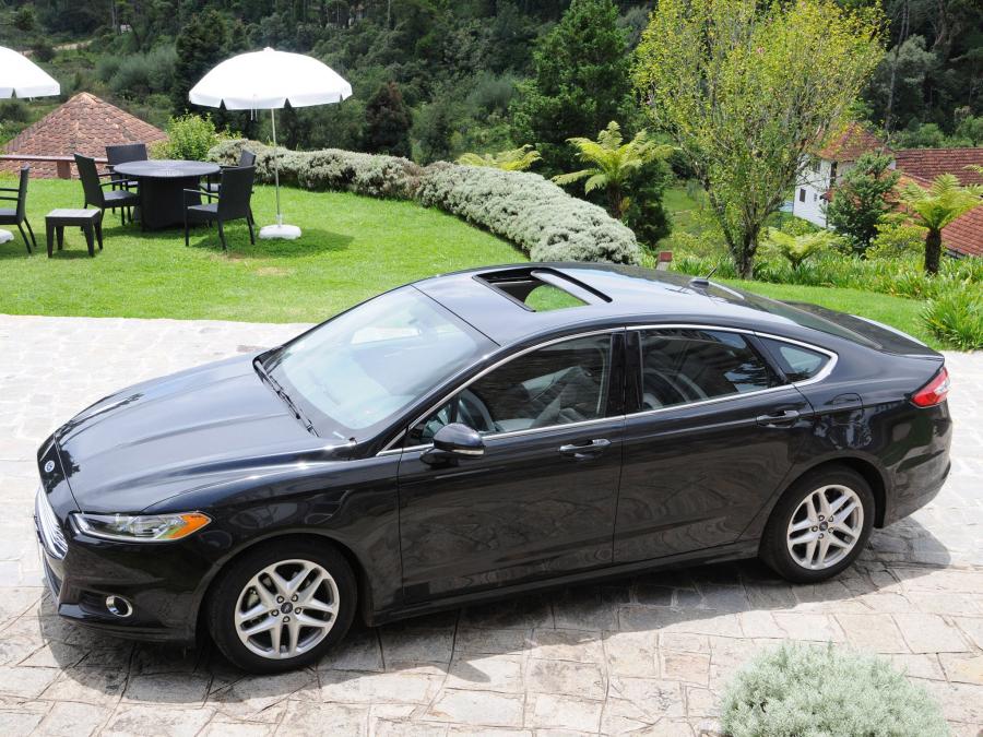  Ford Fusion 2013 года  (BR) (фото 9 из 27)